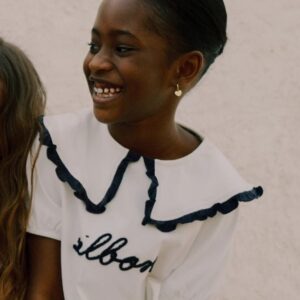 Camiseta Girl Cuello Bobo Manga Corta Blanca Silbon