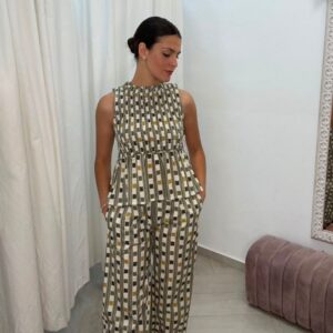 Conjunto de Dos Piezas con Estampado Geométrico